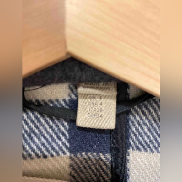 Burberry Wool Coat with detachable Fur Hood - Picture 4 of 4